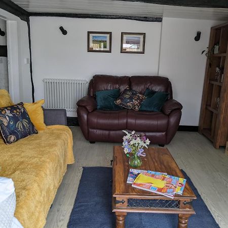Characterful 2 Bed Cottage, Quiet Village Setting Ashleworth Bagian luar foto