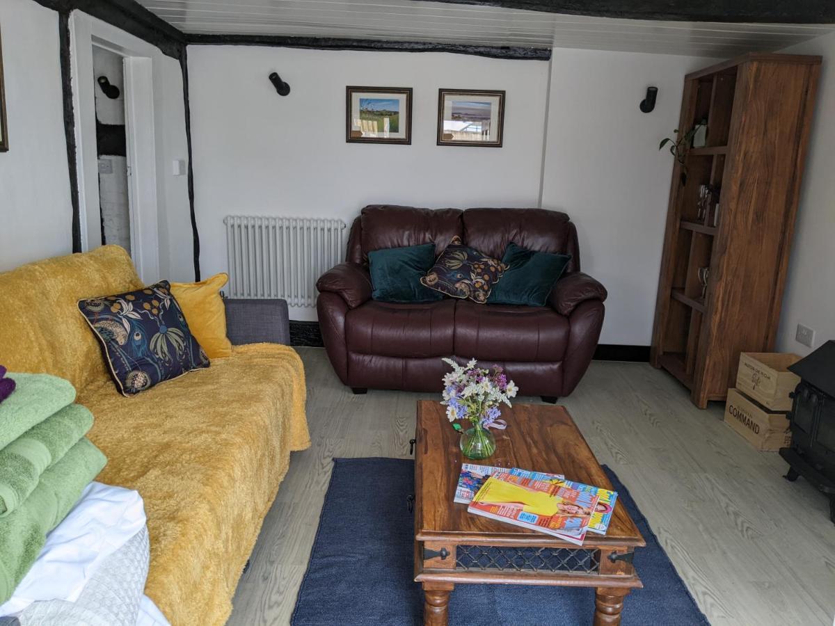 Characterful 2 Bed Cottage, Quiet Village Setting Ashleworth Bagian luar foto